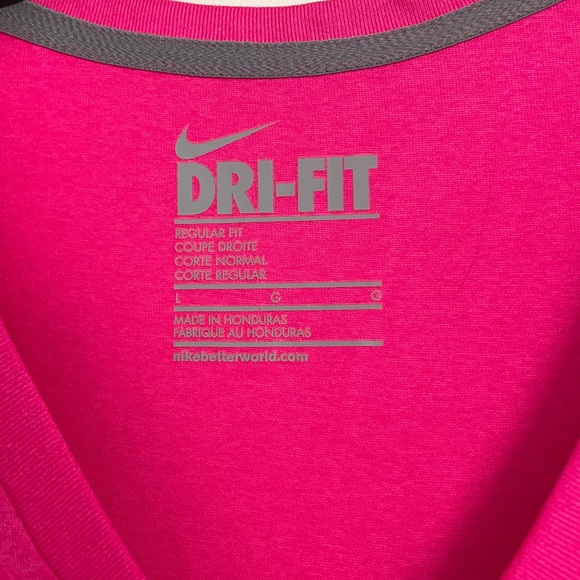 NIKE Dri-Fit T-Shirt NWOT - Picture 2 of 4